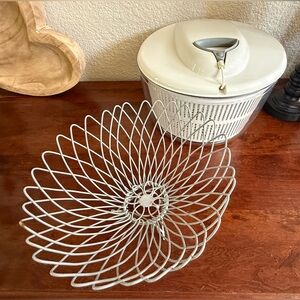 Perfect silver 🩶 fruit 🍌 🍎 basket and old school lettuce 🥬 spinner